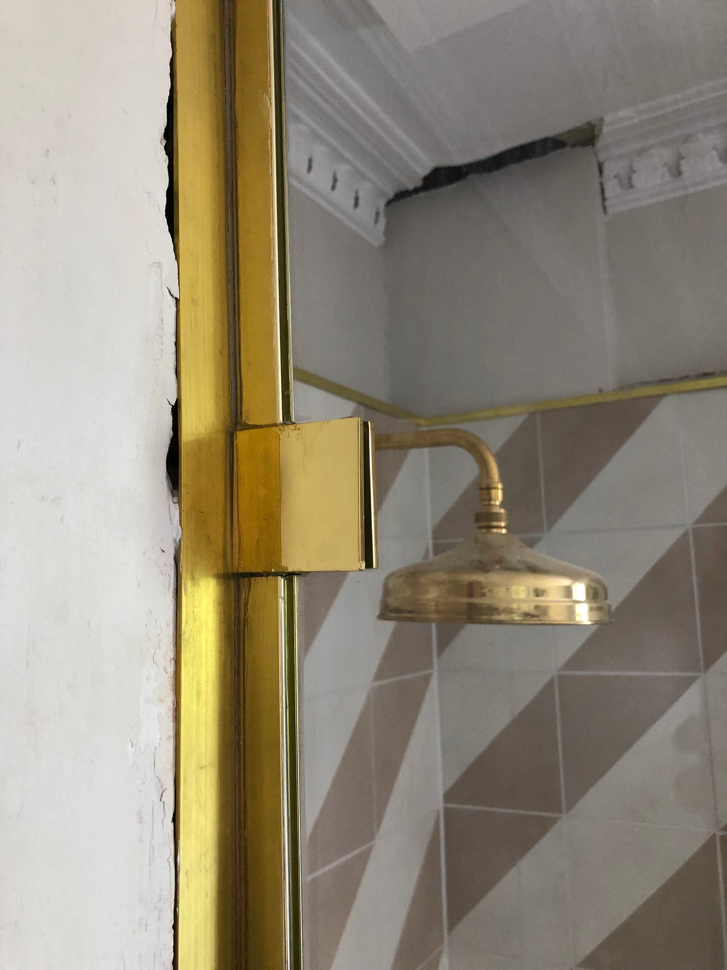 Square Style Fixed Panel U Clamp - Glass Clamp - 8mm to 12mm Glass - Polished Brass