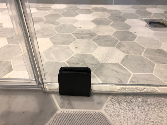 Matte Black Traditional Style Fixed Panel U Clamp - Hole in Glass - 8mm to 12mm Glass