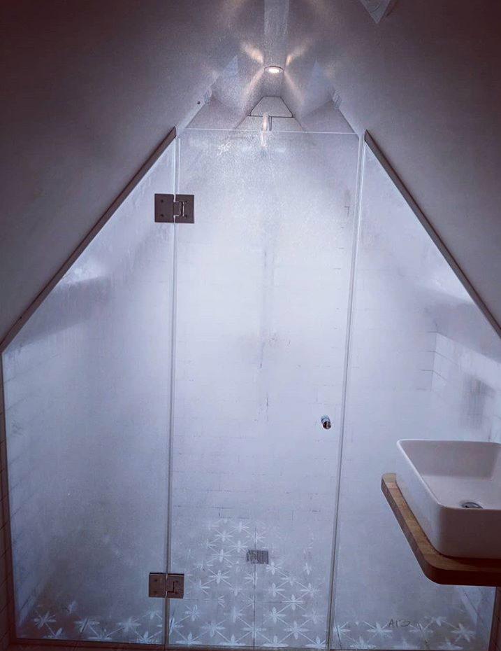 Chrome glass to glass hinges